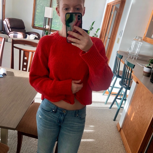 Red long sleeve crop top! - Picture 2 of 4